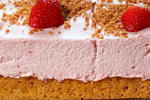 Goetschkes Kuchen Erdbeer-Amarettini-Schmand-Torte